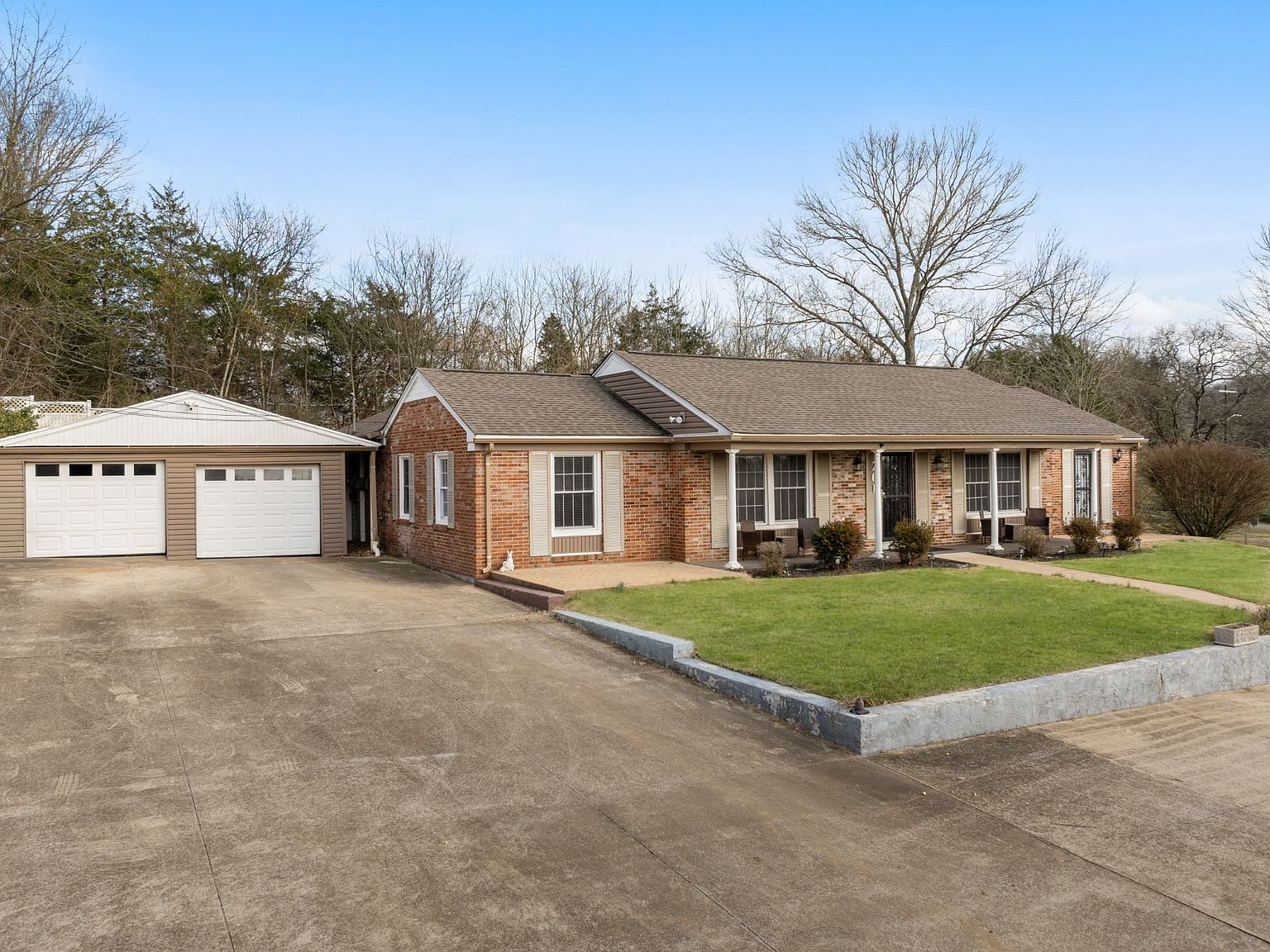201 Glendale Cir — home for sale, photo 4