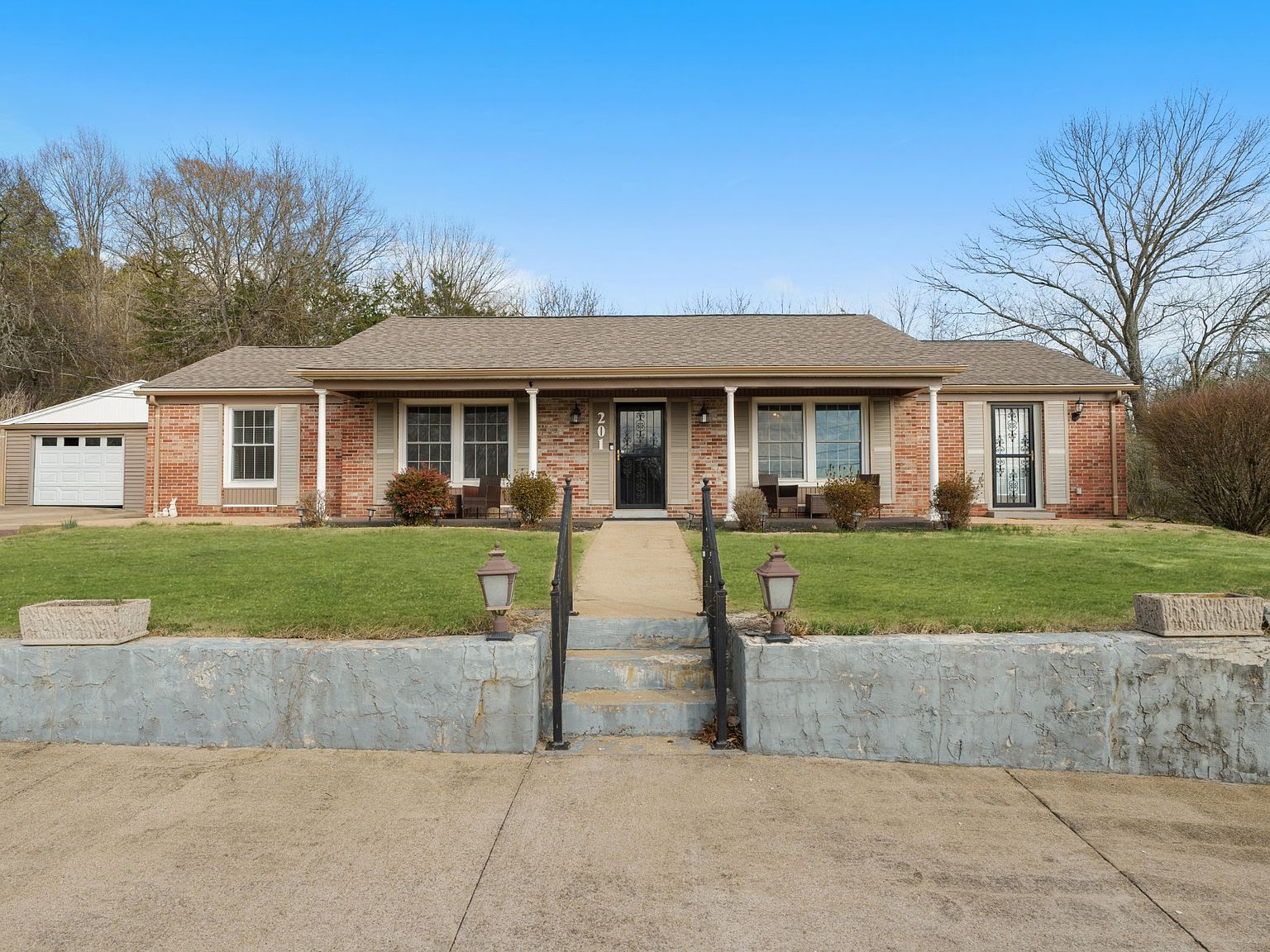 201 Glendale Cir — home for sale, photo 5