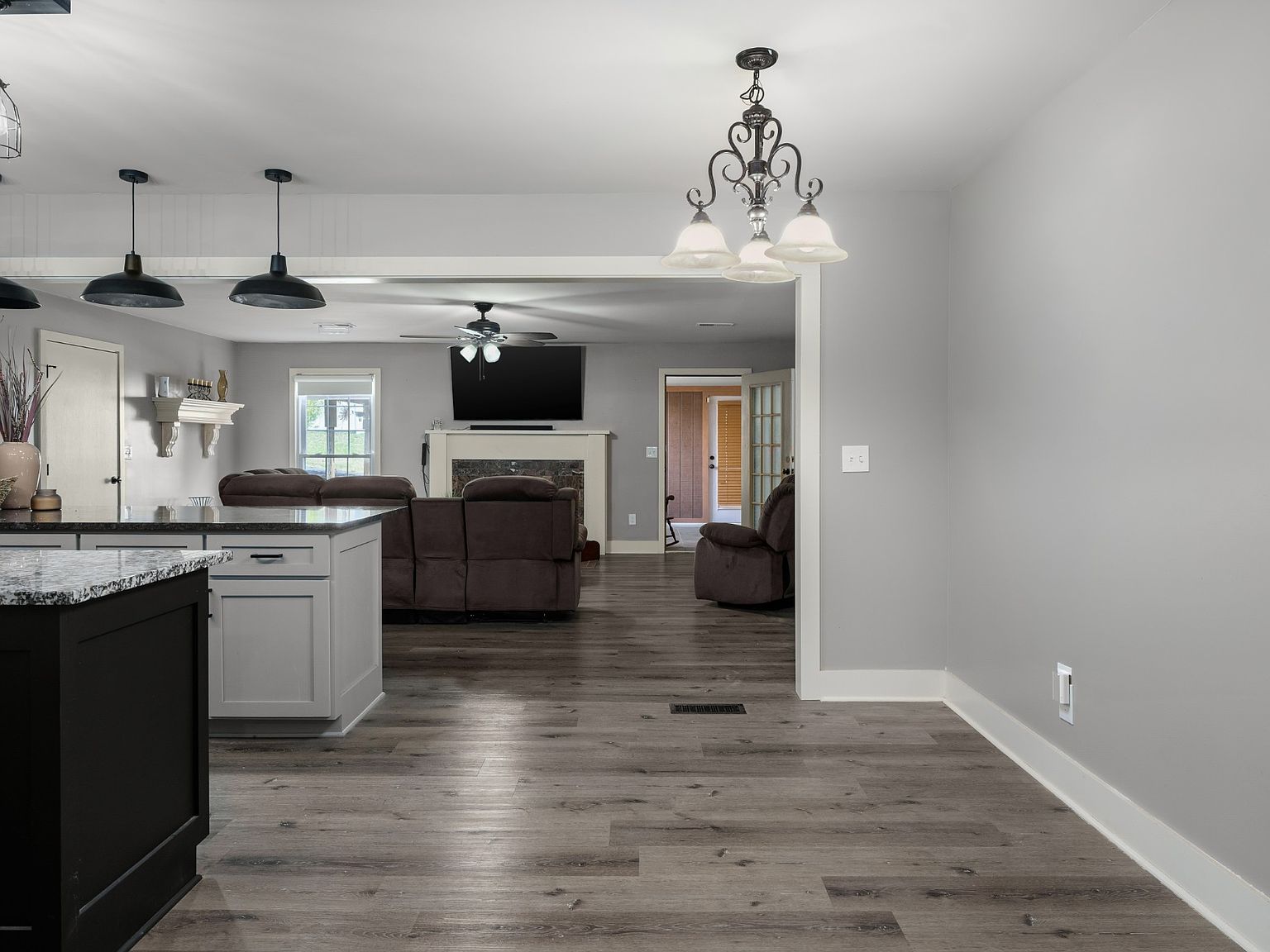 201 Glendale Cir — home for sale, photo 8