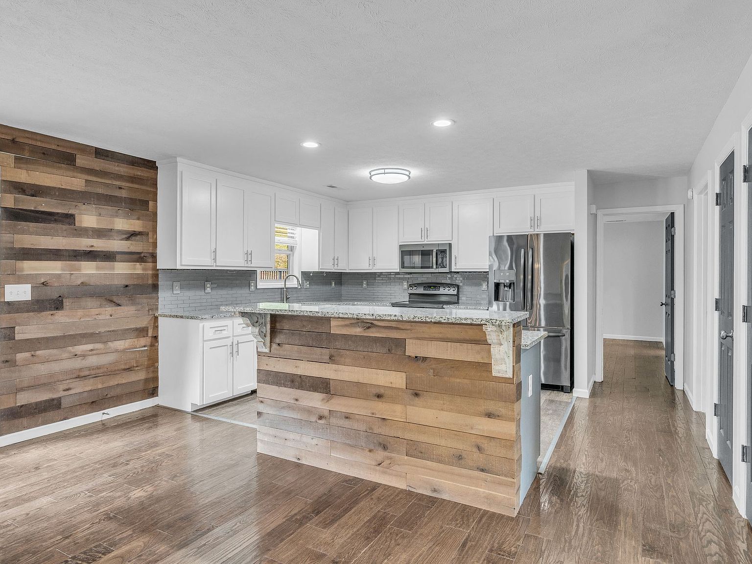 240 Scenic Ct — home for sale, photo 23