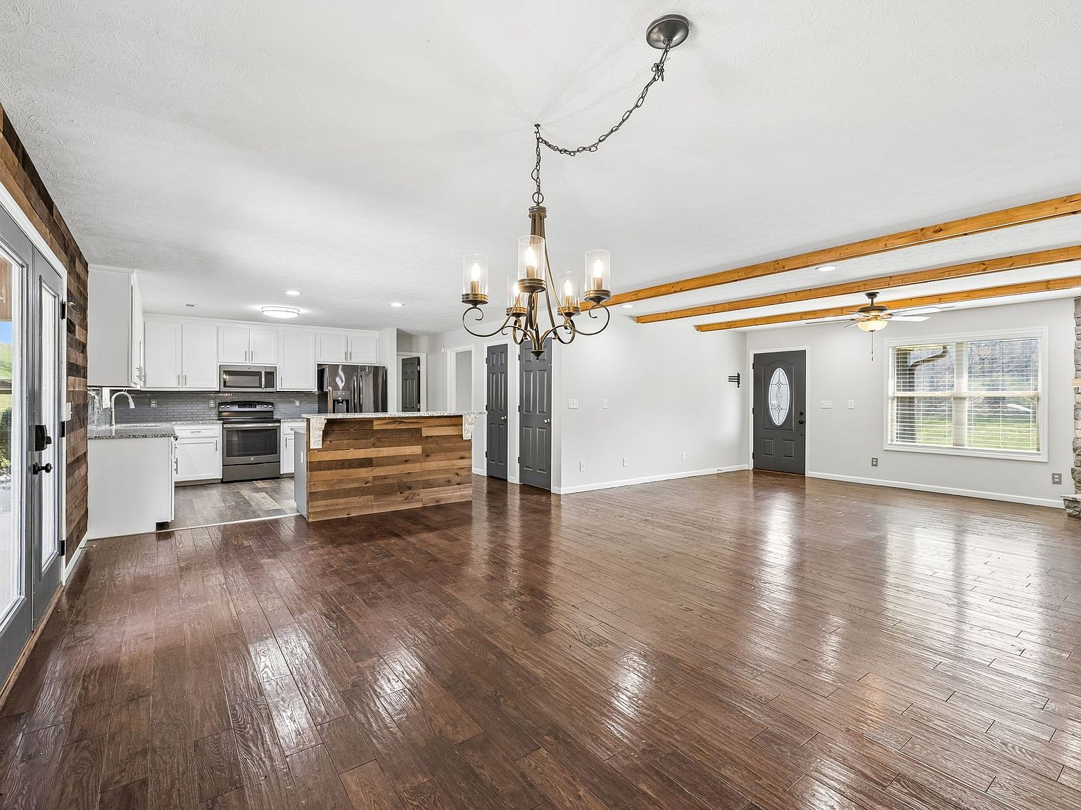 240 Scenic Ct — home for sale, photo 26