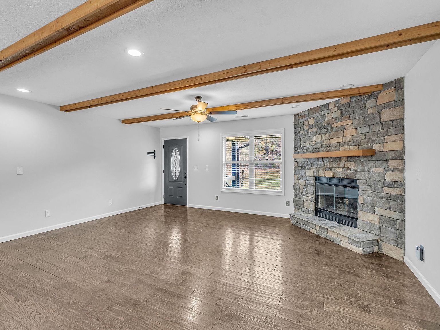 240 Scenic Ct — home for sale, photo 29