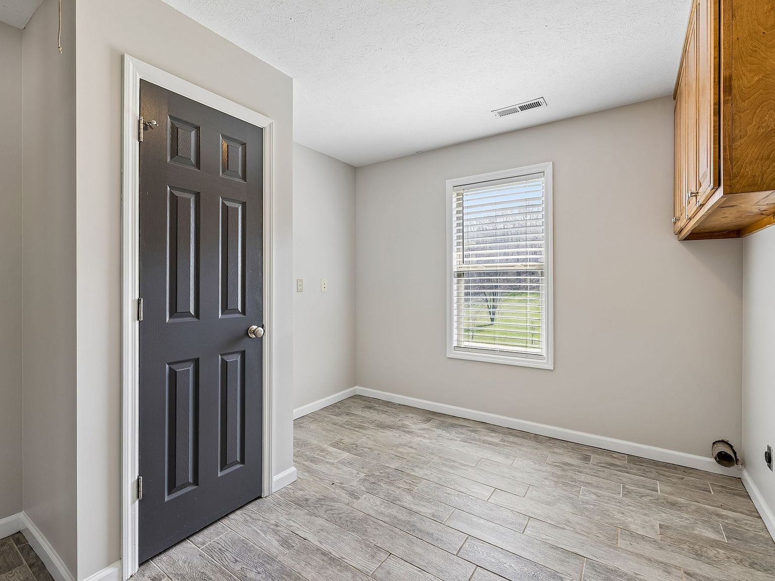240 Scenic Ct — home for sale, photo 32