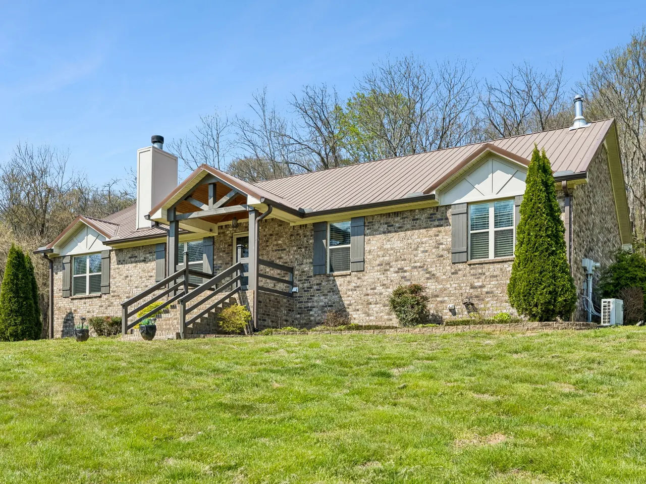 240 Scenic Ct hero (1280w WebP) 240 Scenic Ct, Pulaski TN — a Nancy McMillan listing